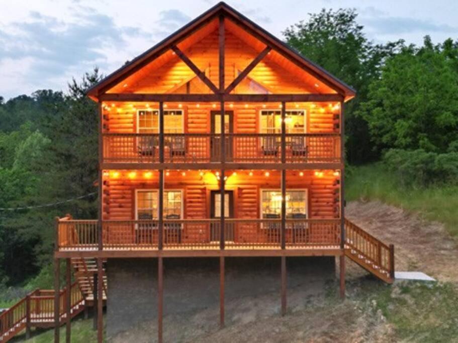 Adventure Retreat/Cabin/Pool+Hot Tub/Game Room+Theater Sevierville Exterior foto