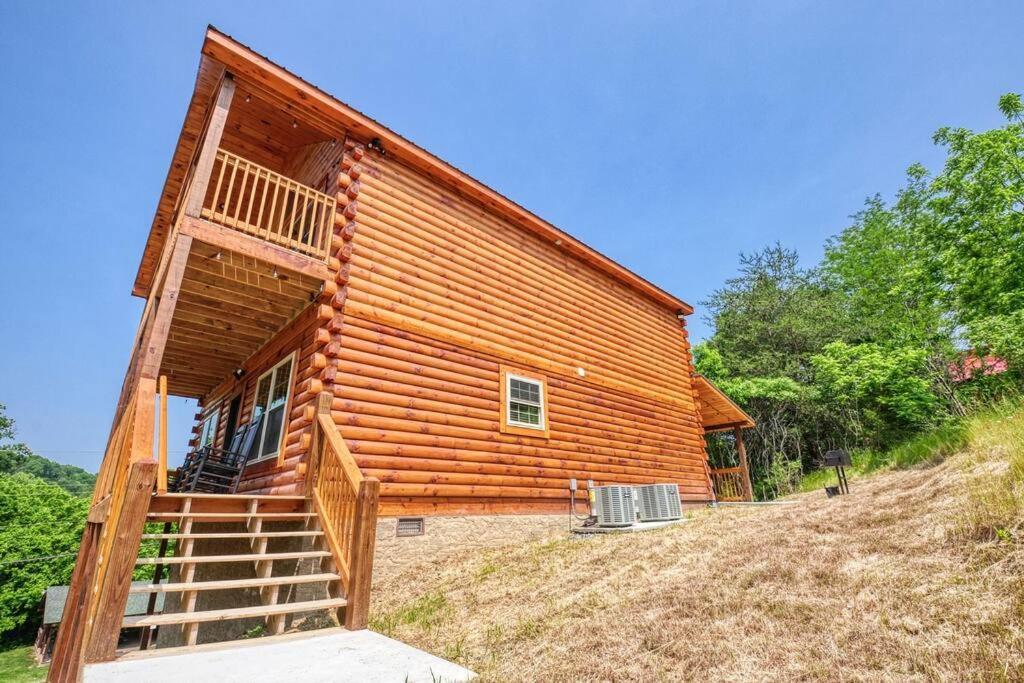 Adventure Retreat/Cabin/Pool+Hot Tub/Game Room+Theater Sevierville Exterior foto