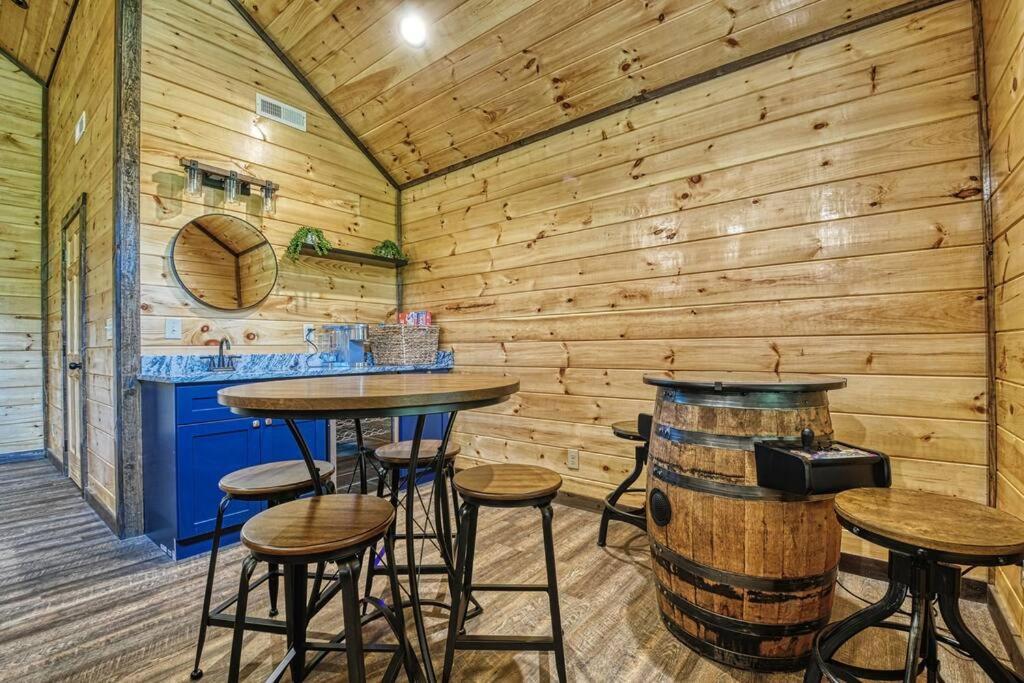 Adventure Retreat/Cabin/Pool+Hot Tub/Game Room+Theater Sevierville Exterior foto