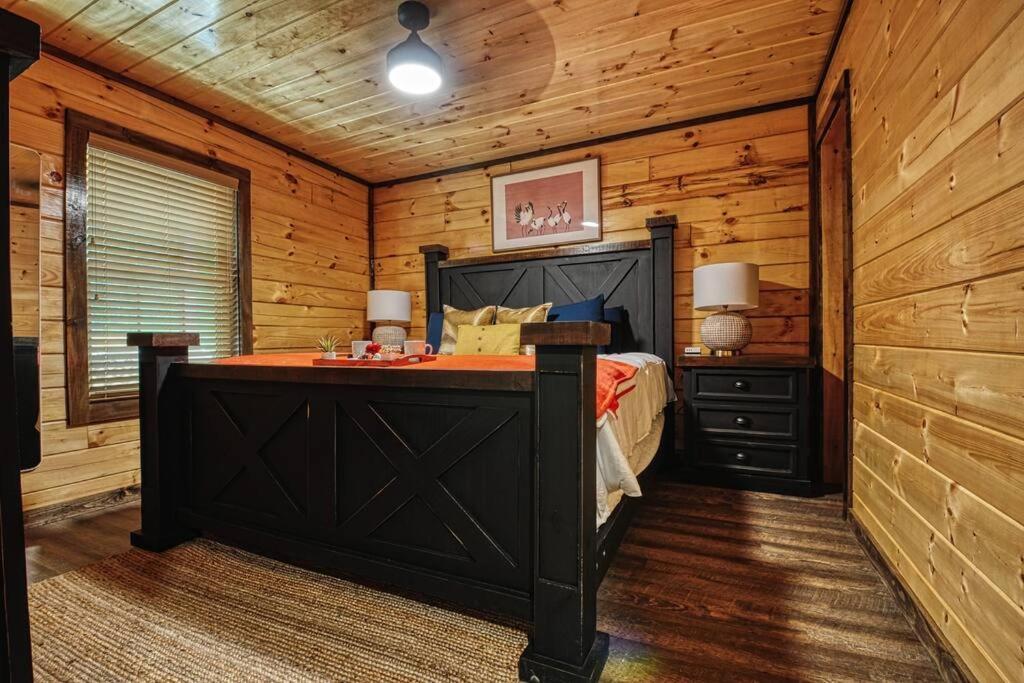 Adventure Retreat/Cabin/Pool+Hot Tub/Game Room+Theater Sevierville Exterior foto